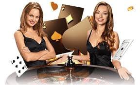 Baccarat ဇယားတွင် ကာဒ်ကို ထမ်းနေသော ဒိုင်လာ